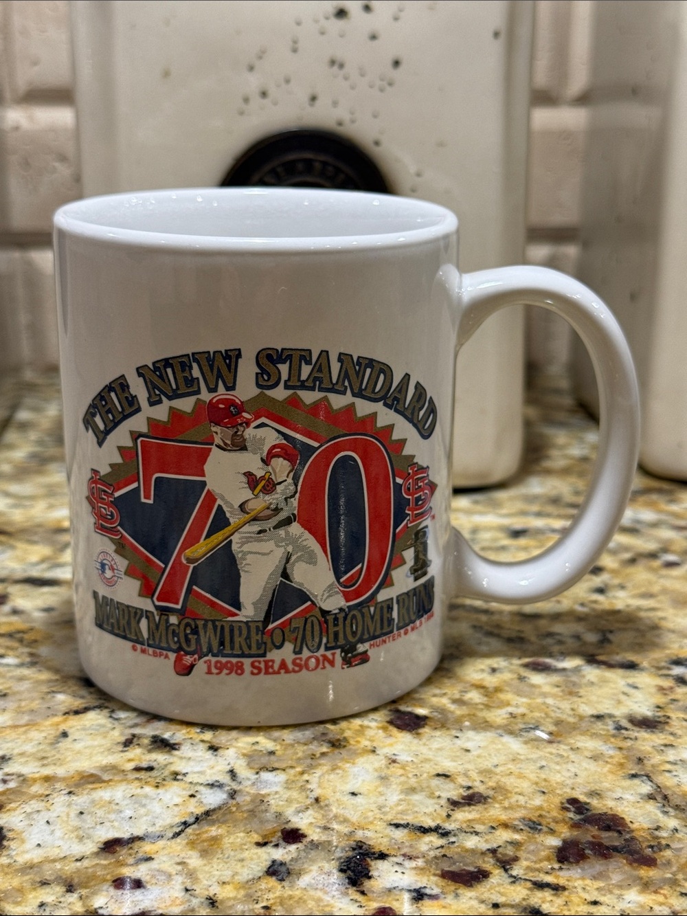 The New Standard 1998 Season Mark McGwire 70 Home Run coffee cup